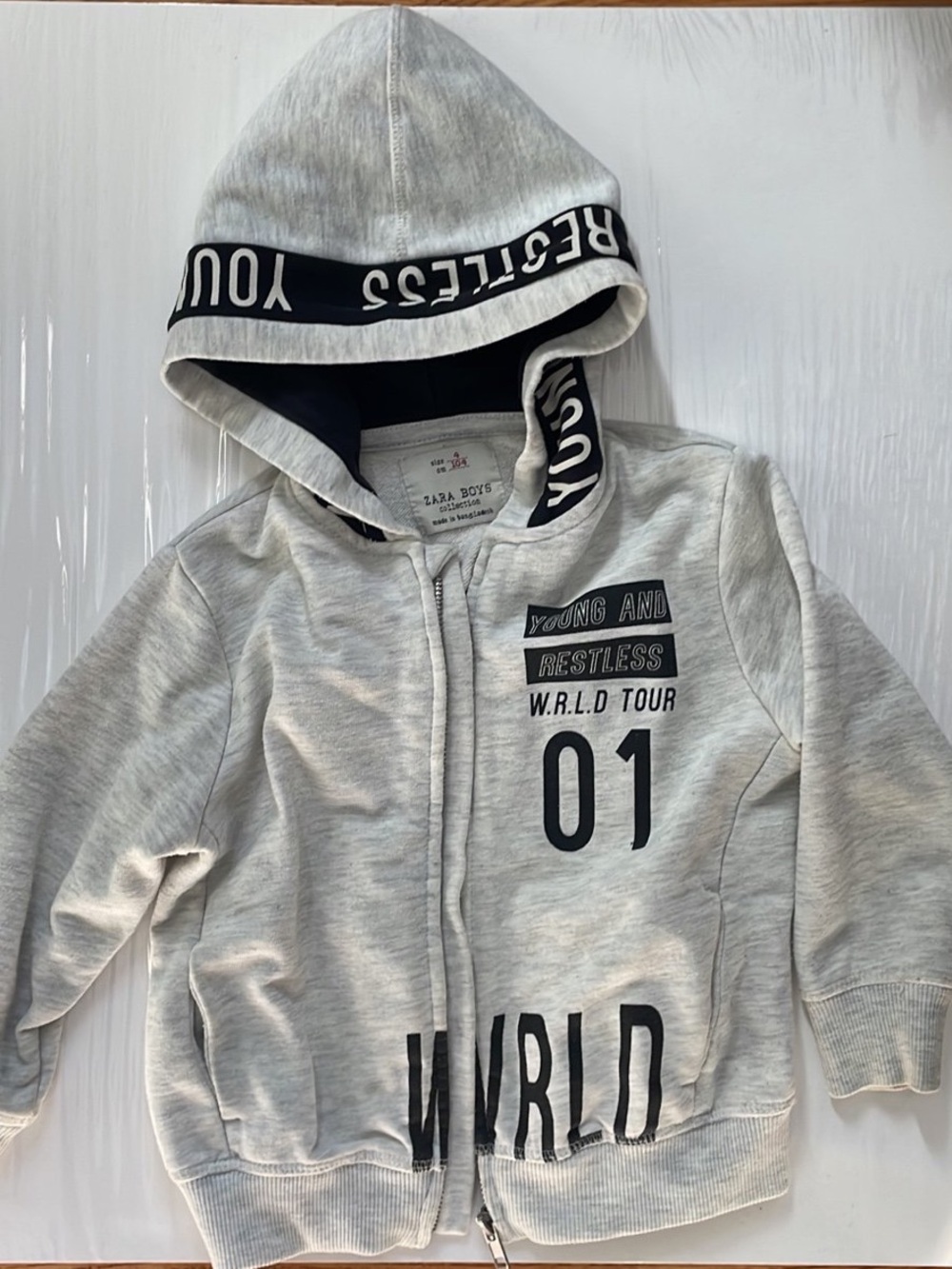 Kids Zara zip up hoodie size 4